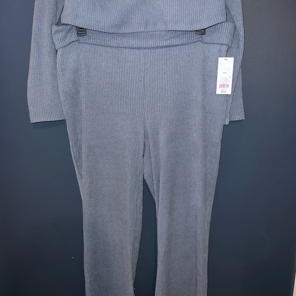 Soft Blue Ribbed Two-Piece Lounge Set - Picture 7 of 7